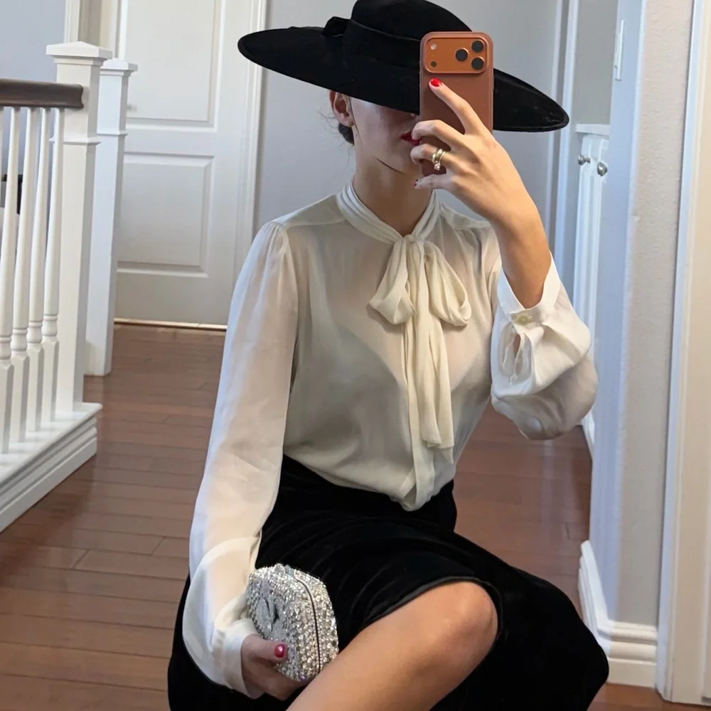 DKMY Elegant White blouse with bow✨ - Picture 2 of 7